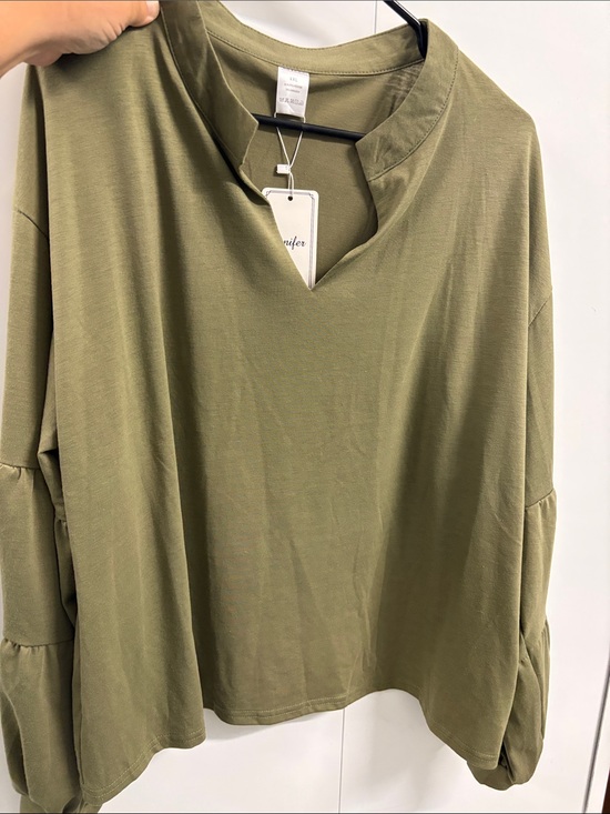 sanifer Tops - Women's Olive Green Split-Neck Top NWOT!